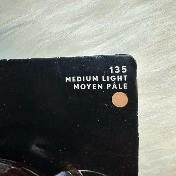 🩵3/$10 COVERGIRL Medium Light Pressed Powder - Picture 2 of 8